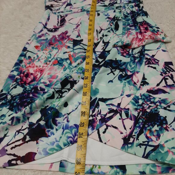 Bebe Women's Floral Cap Sleeve Wrap Style Knee Length Dress Size 8 - Picture 4 of 8